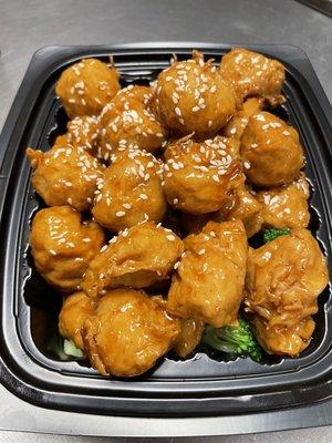 Vegan sesame chicken