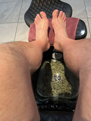 Getting my legs pampered.  They deserve it.