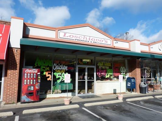 Parking is easy and there is a great coffee shop 10 feet away!