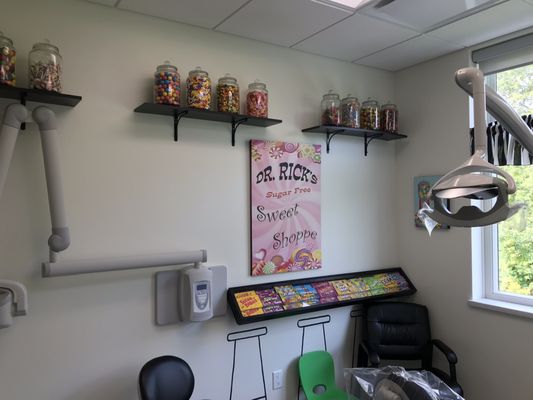 Sugar-free candy store themed room