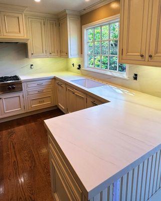 Porcelain Counter Top and Backsplash