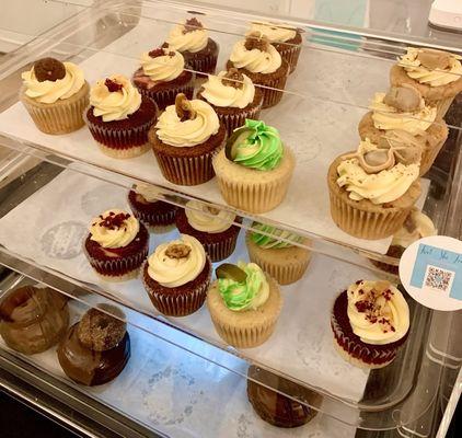 Delicious Vegan Cupcakes in assorted flavors