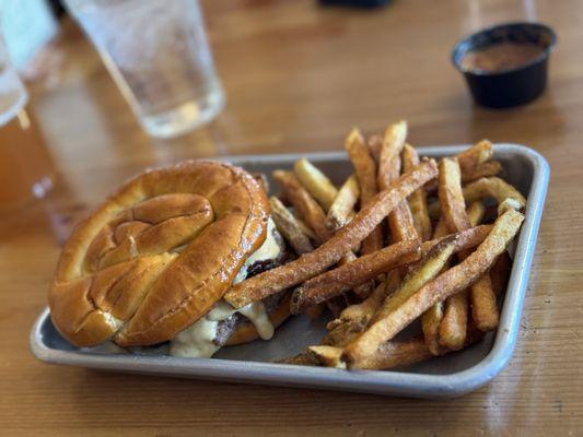 Beer cheese & bacon burger