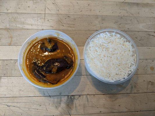 Ennai Kathrikai Kulambu (Fried Eggplant in Tamarind and Coconut Sauce)