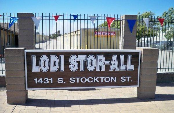 Lodi Stor-All Sign