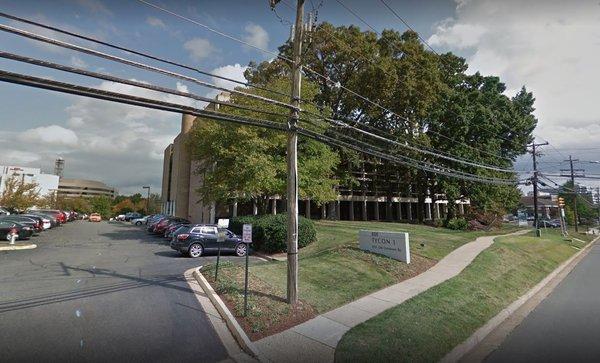 Office building of Inova Physical Therapy Center on Old Courthouse Road in Vienna, VA.