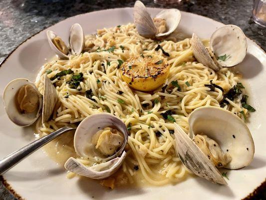 Clams and Spaghetti it's white sauce