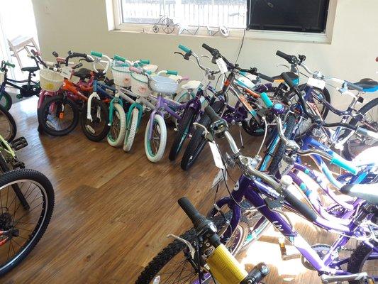 Kids bike at the best prices around with our special 'grow program' with the sale of any bike.