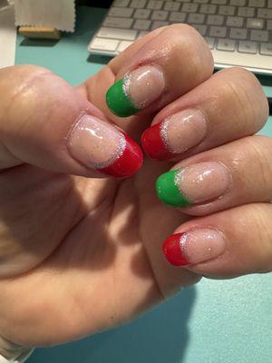 Love my simple Christmas nails, love this place