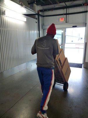 Are team of professional movers can load or unload your storage unit in record time.