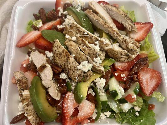 Strawberry Pecan Grilled Chicken salad