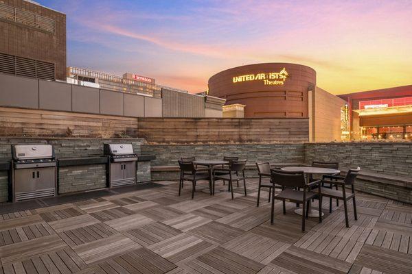 Rooftop deck community amenity.