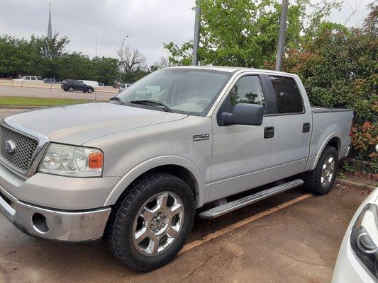 2006 Ford F150 Lariat  Beautiful,  but only good for parts or a big bank account