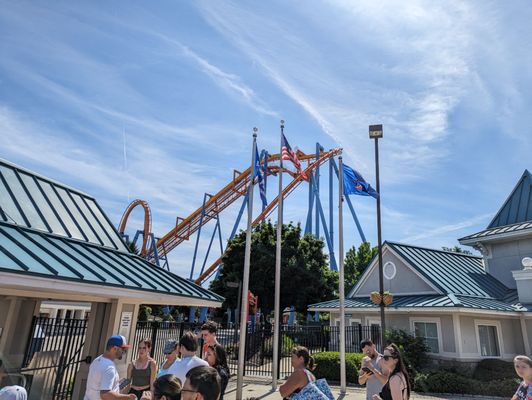 Talon outside the park entrance