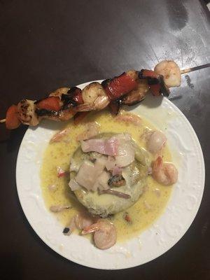 Shrimp on a Stick & Seafood Mofongo im Alfredo sauce.