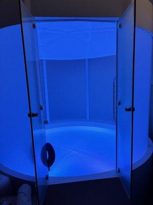 Private room for shower and float tank