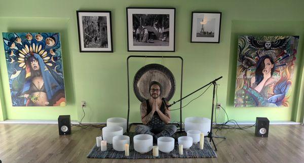 Meditation and soundbath by Reiki practitioner and sound healer, Eric Ajna.