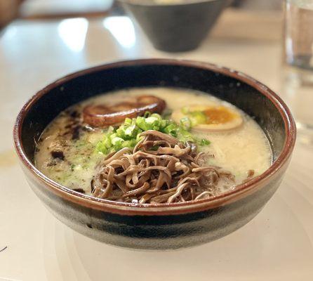 THE OG (Tonkotsu) YUM! 5 stars Amazing !