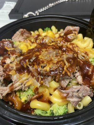 BBQ Pork Mac & Cheese with broccoli