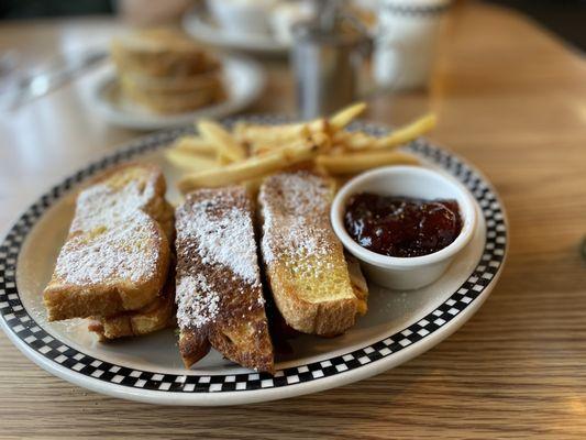 Monte Cristo with great fries & tasty jam.