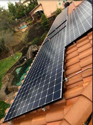 Did you know that solar goes on MOST roof types, including tile. This beautiful home is in El Dorado Hills.