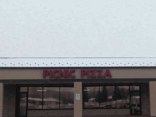 Front of Picnic Pizza in Horseheads