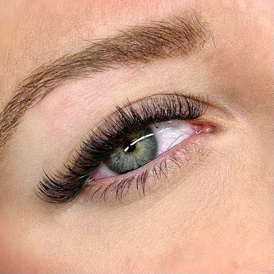 Short and thick 5D Volume Cat Eye