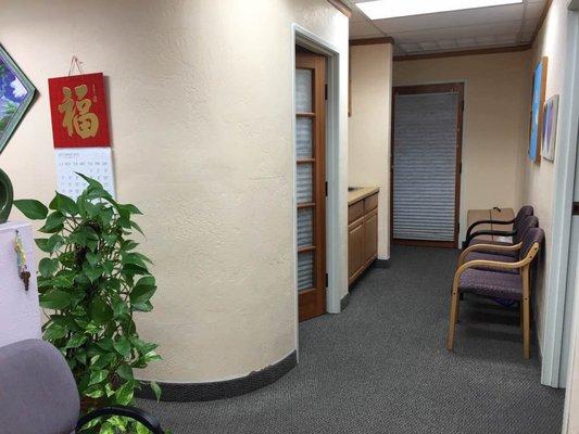 This is Dr. Han's clinic.  Clean, comfort, professional.