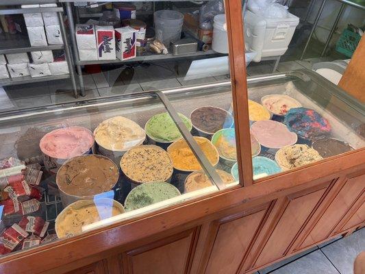 Lots of ice cream flavors - my fave is the nuez  or nut- has pecans in it