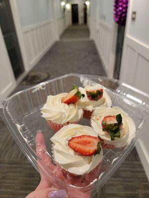 Strawberry cupcakes