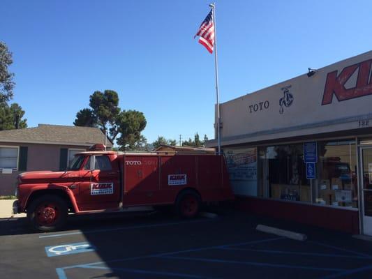 Old Skool plumbing truck