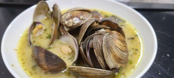 Zuppa di clams. Tender littlenecks, in a light broth sauce which goes GREAT on rice or pasta. . .or with crusty bread, to soak it up.