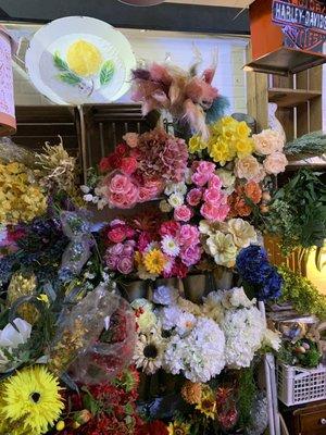 Flower to buy or pick for flower arrangement