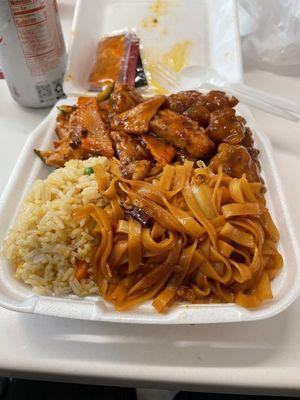 Combo (Pad Thai Noodles, Fried Rice, Mango & Spicy Chicken)