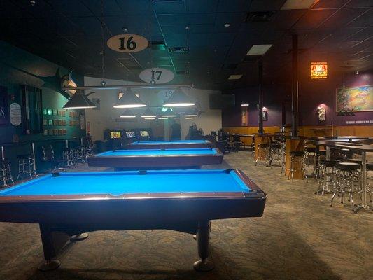 Island Breakers Billiards Sports Bar