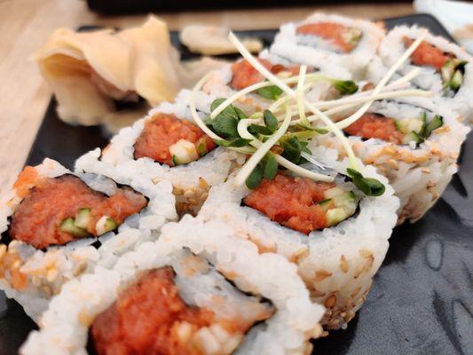 Spicy tuna roll