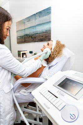 The facial of the future! Cryo T-Shock facial. Erase signs of aging. First session get 20% off. Learn more: www.phdriplab.com/cryotshock