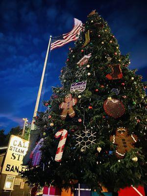 Christmas is always the best in Old Sacramento! Hot Chocolate, Homemade Clam Chowder and Theater of Lights