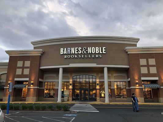 Barnes & Noble Booksellers