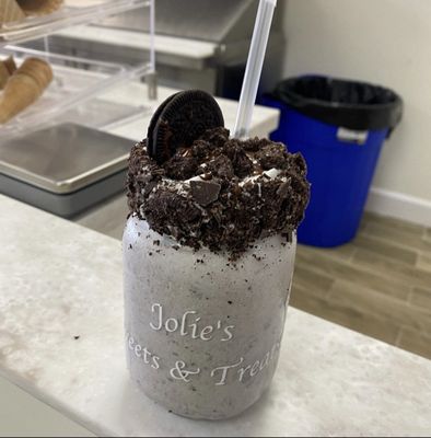 Cookies and cream milkshake