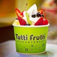 Classic flavored Fro-Yo with fruity toppings.