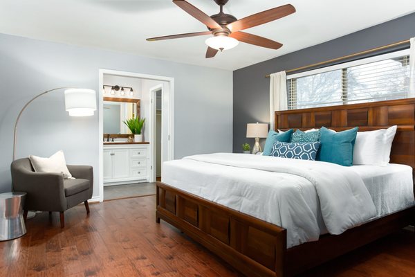 Richardson, TX vacant home staging by Home Star Staging  Photo @UniqueExposurePhotography (c)2020