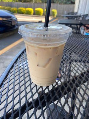 Iced vanilla latte