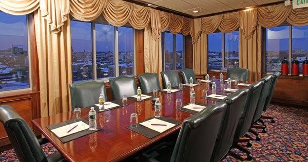 Close any deal in the boardroom with Harbor Magic Catering's many different options for corporate meetings!