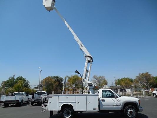 Very clean CARB compliant bucket truck - a low 65k Miles !