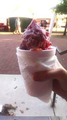 Ragin'cajun (raspberry & chamoy) with cream at Naperville Last Fling!