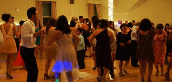 Professional Wedding DJ services, Los Angeles wedding Entertainment, Los Angeles wedding DJ services