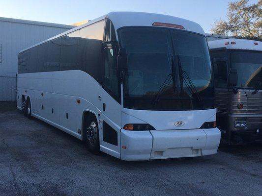 2007 MCI J4500