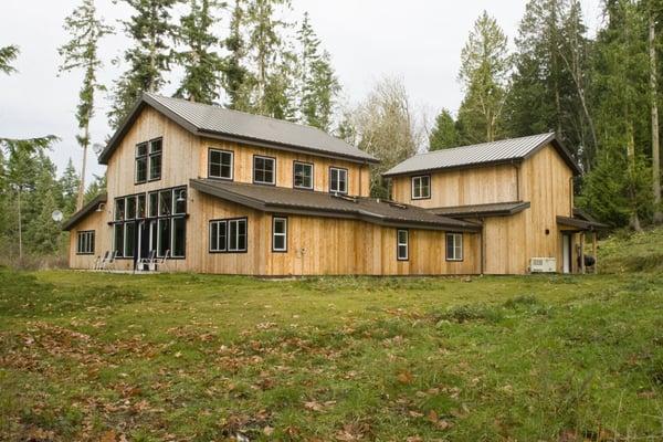 A modern rustic home by Spane Buildings Inc.