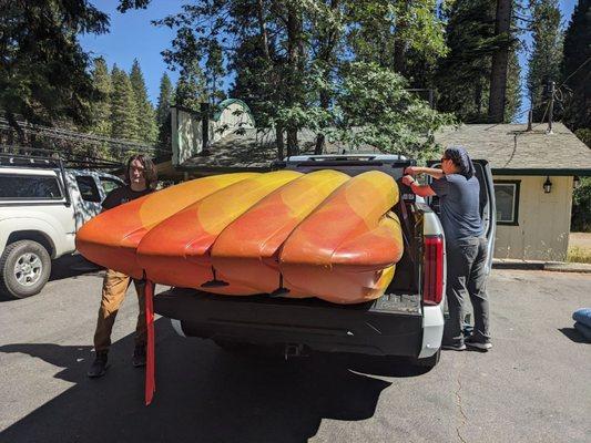 Worry-free loading and unloading of 4 adult kayaks in our pickup truck.